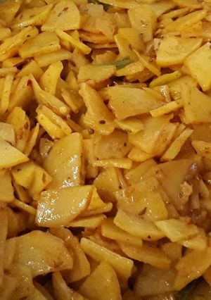 A picture of Aloo Bhujiya (Potatoes).