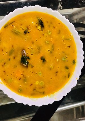 સિંધી કઢી(sindhi kadhi in Gujarati) રેસીપી મુખ્ય ફોટો