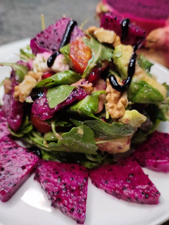 Una foto de Ensalada de pitaya "El sueño del Dragón"