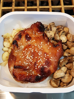 烤雞腿便當 的食譜成品照片