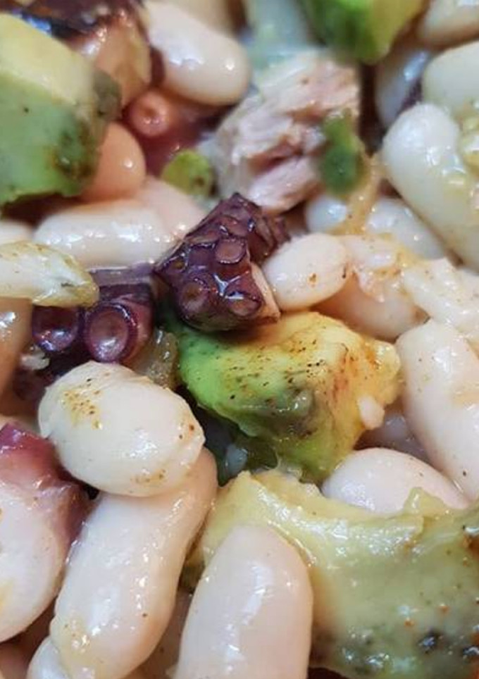 Una foto de Ensalada tibia de alubias con pulpo (Apto para diabéticos)