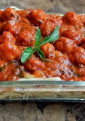 A picture of Meat balls spaghettis.