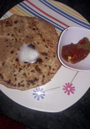A picture of Aloo paratha.