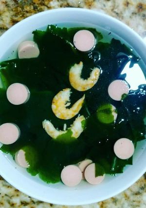 Hình của món Canh rong biển tôm khô, xúc xích 😋😋.