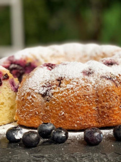 A picture of Blueberry Lemon Cake.