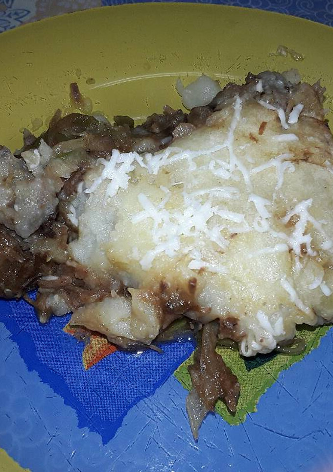 Una foto de Pastel de patatas y carne