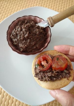 Una foto de Dip tapenade de aceitunas negras