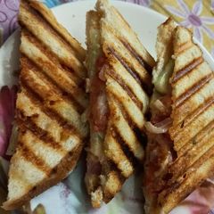 A picture of Bread cheese grilled sandwich.