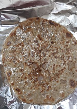 A picture of Onion paratha.