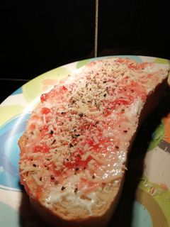 Una foto de Idea para pan tajado 🍞. Un mejor sabor y presentación😋😋😋