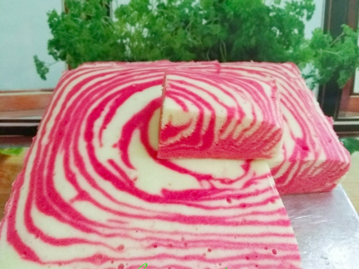 Langkah Mudah untuk Menyiapkan Zebra cake merah putih Istimewa