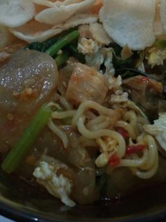 Foto resep Seblak kerupuk mie pedas dan gampang banget!