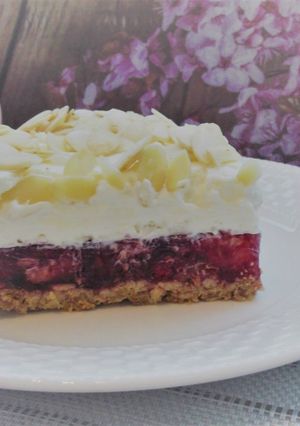 Zdjęcie przepisu Malinowa chmurka bez pieczenia-ciasto.