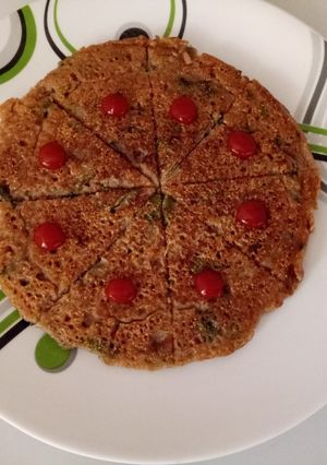A picture of Oats, spinach & beetroot pan cake.