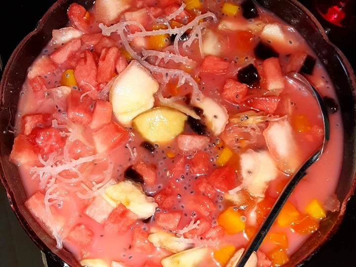 Langkah Gampang Menyiapkan Resep Es Buah Segar Ga Pake Ribet 😍 yang Lezat Anti Ribet, Bikin Ngiler