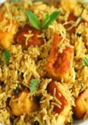 A picture of Makhni Paneer Biryani.