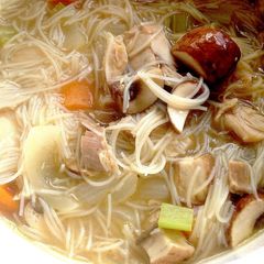 A picture of Chicken Sotanghon.