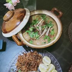 A picture of Haleem.