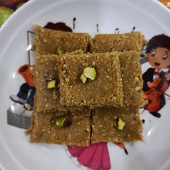 A picture of Peanut burfi.