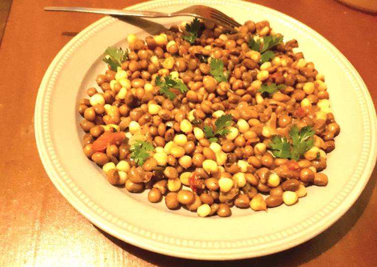 How to Make Any-night-of-the-week Githeri nzuu (pigeon peas)