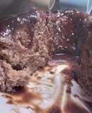 Torta de chocolate sin huevo con cobertura
