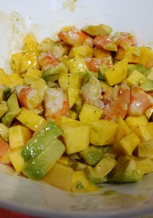 Foto principal de Ensalada de langostinos, mango y aguacate