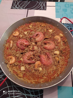 Una foto de Fideuá melosa de pescado