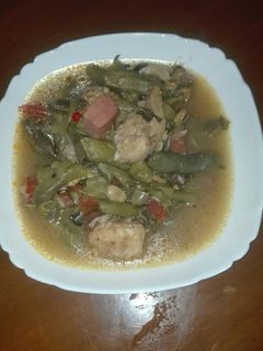Una foto de Habas con bacalao y jamón en la olla GM g