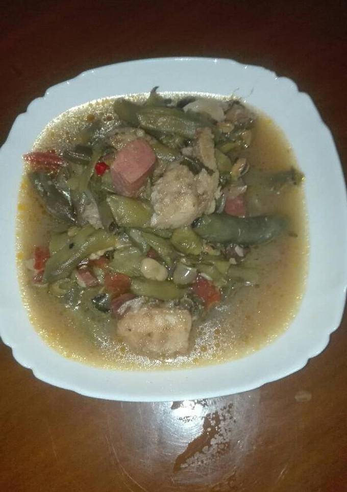Una foto de Habas con bacalao y jamón en la olla GM g