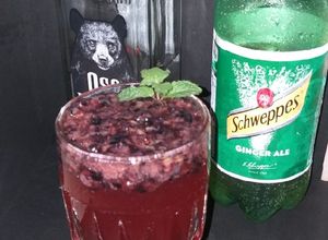 Una foto de Gin blue🍹