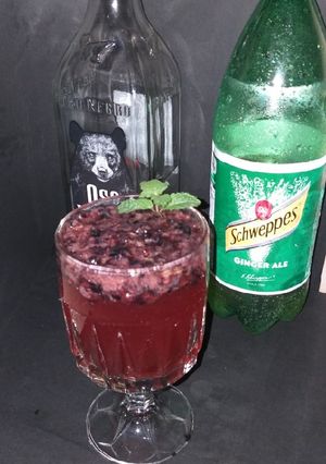 Una foto de Gin blue🍹