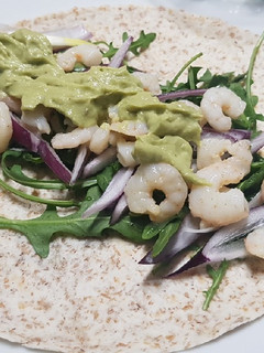 Una foto de Tacos de gambas y aguacate