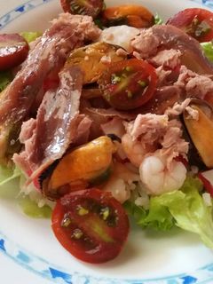 Una foto de Ensalada de arroz y mejillones
