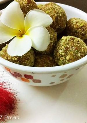 A picture of Dry fruits laddu.