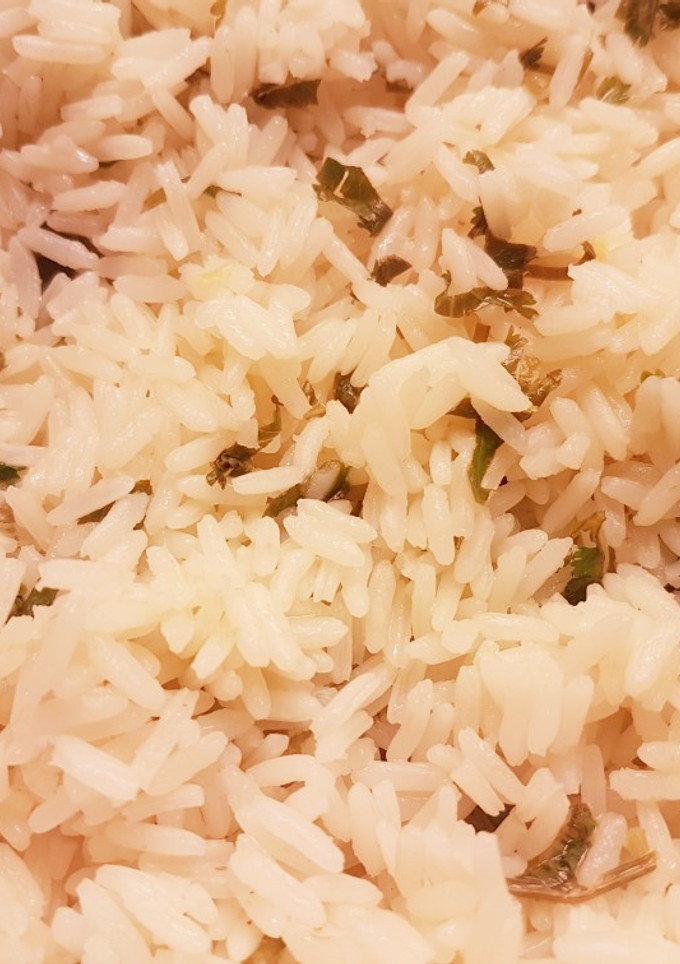 Una foto de Arroz con Cilantro