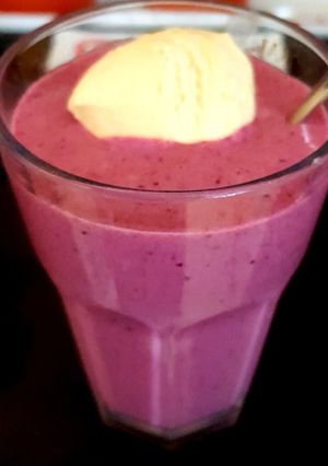 A picture of My Mixed Berry Smoothy with Vanilla Ice Cream. 😊.