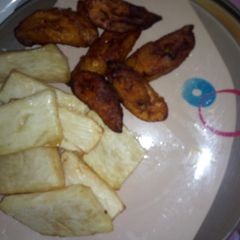A picture of Fried yam and plantain.