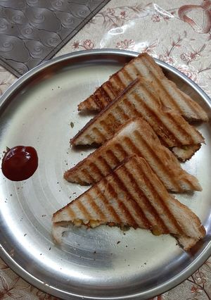 मेयोनीज सैंडविच(mayonise sandwich recipe in hindi) रेसिपी मुख्य फोटो