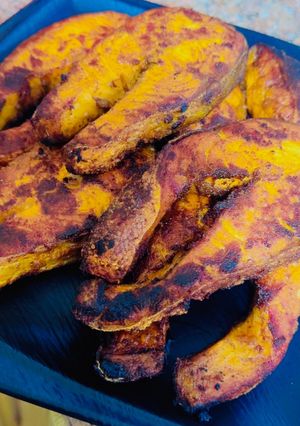 A picture of Assamese tamarind fried fish.