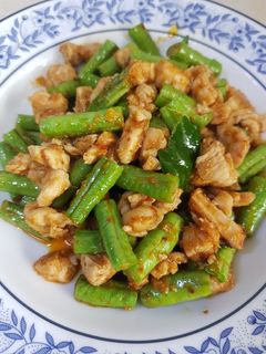 รูปของ ถั่วฝักยาวผัดพริกแกง อกไก่