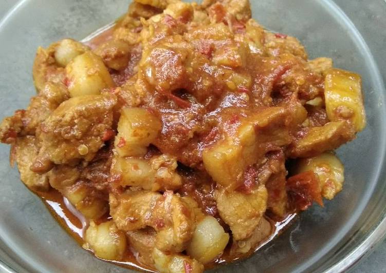 Langkah Mudah untuk Menyiapkan Daging B2 (babi) Sambal #non halal yang Enak Banget