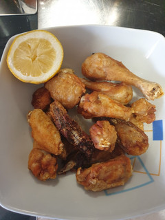 Una foto de Pollo frito al limón