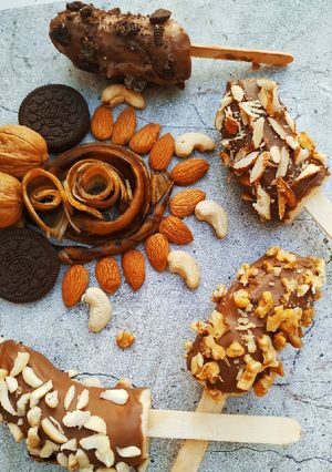 બનાના કેન્ડી(Banana candy recipe in Gujarati) રેસીપી મુખ્ય ફોટો