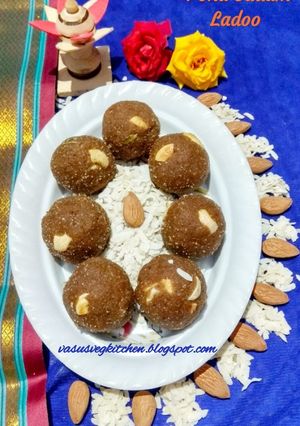 A picture of Poha badam ladoo.