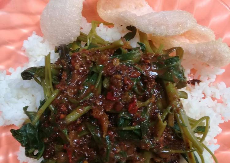 Pecel kangkung pedas manis asin