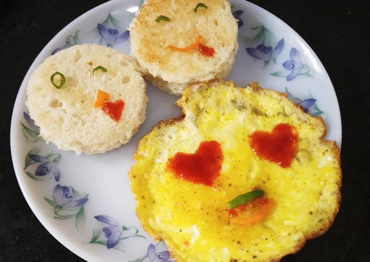 Emoji Omelette with bread toast
