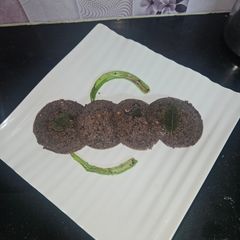 A picture of Ragi idli.