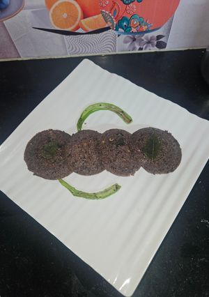 A picture of Ragi idli.