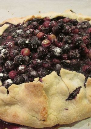 A picture of Easy Blueberry Crostada (Blueberry Pie).