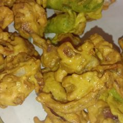 A picture of Onion pakode.